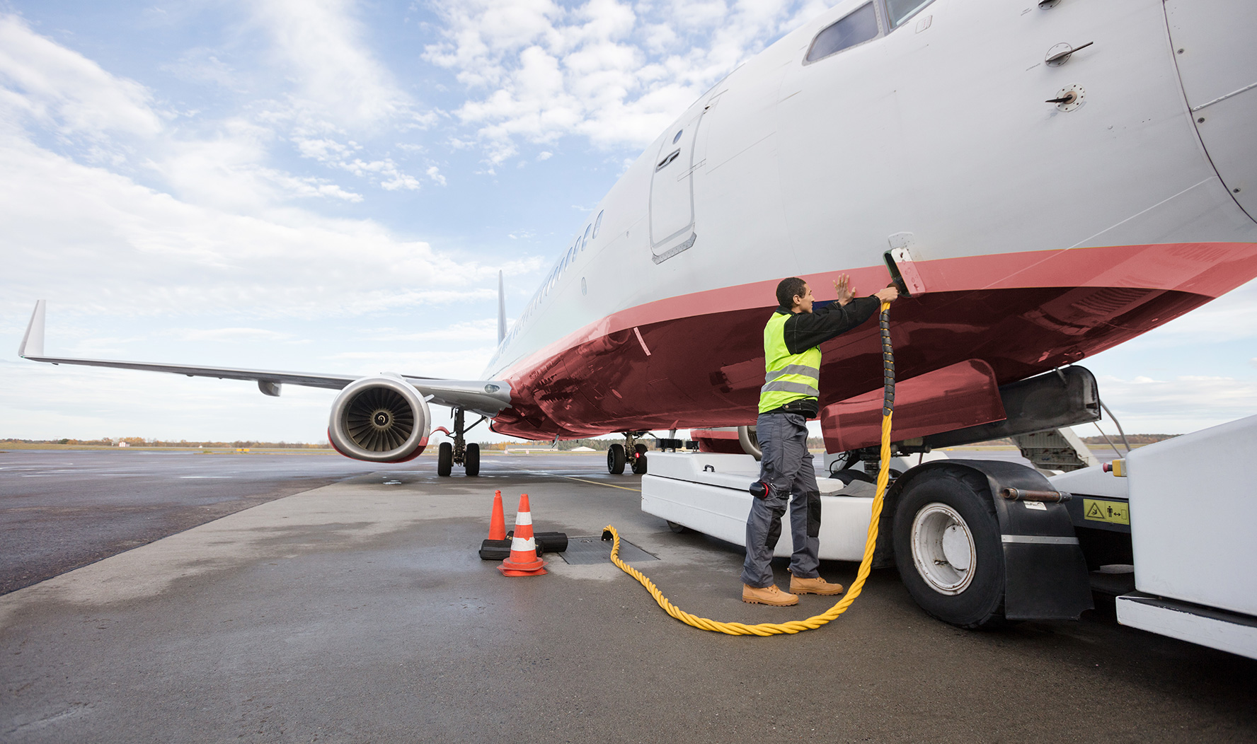 Airport, airport solutions, airport equipment, ground power unit, airplane, bridge version, apron, ground power supply