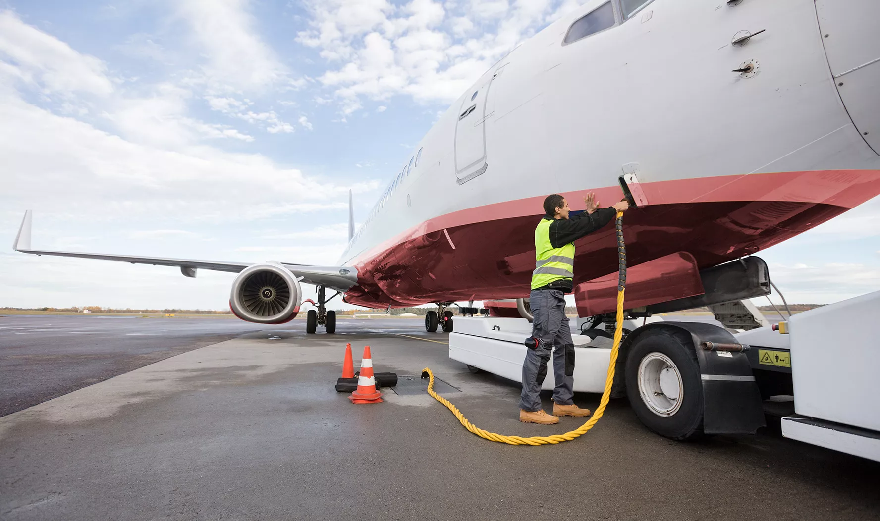 Airport, airport solutions, airport equipment, ground power unit, airplane, bridge version, apron, ground power supply